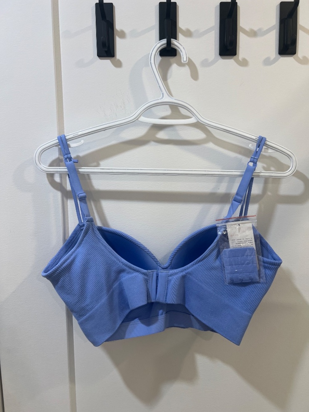 Wireless Ribbed Bra (Size M) - Picture 10 of 12